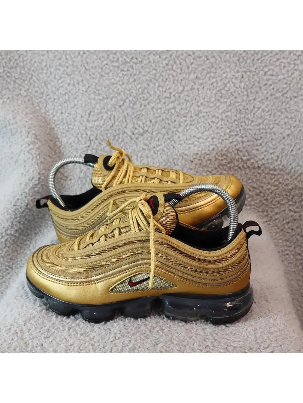 Nike Air Vapormax 97 GS Boys Size 6Y Gold AQ2657-700